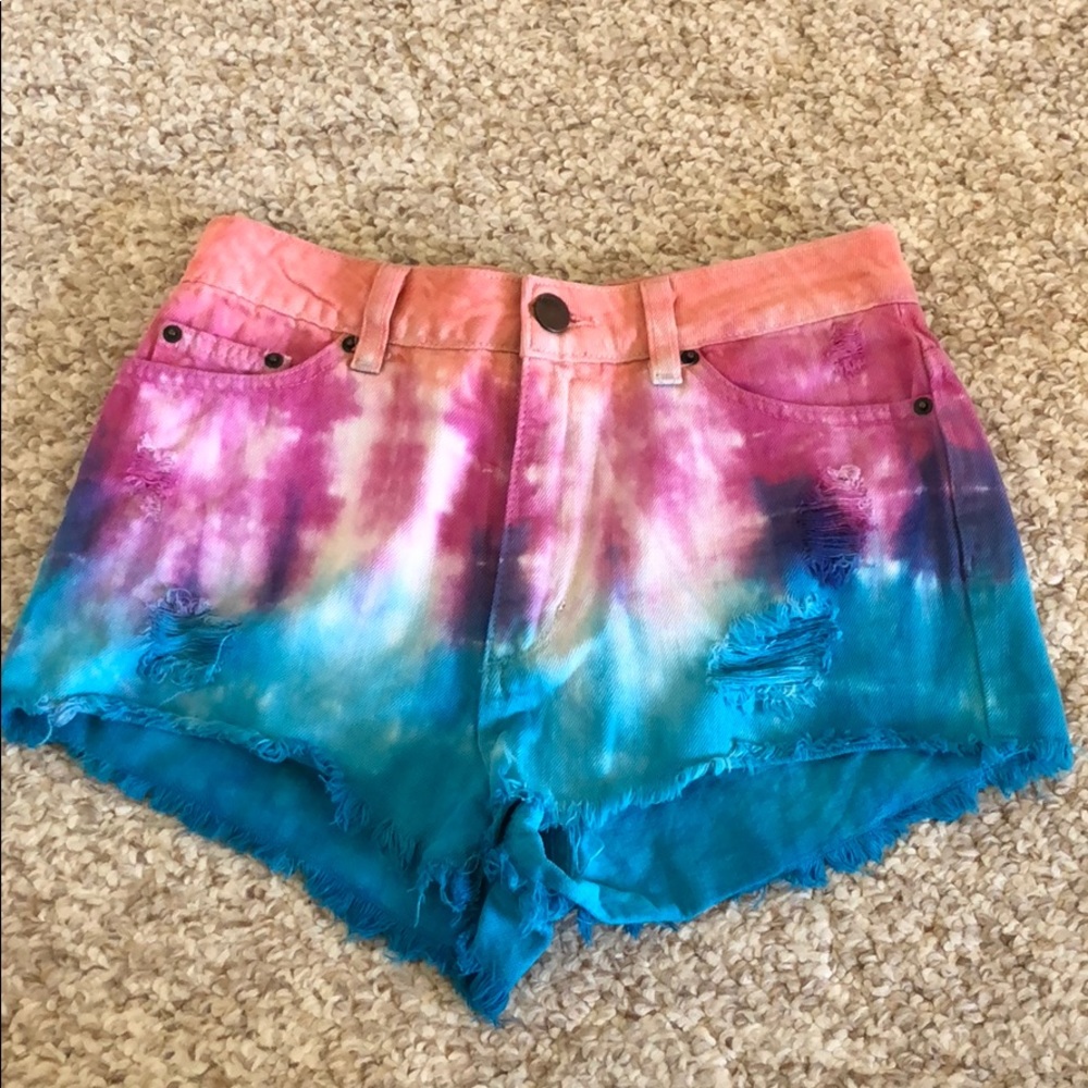 Ripped High Rise Tie-Dye Denim Shorts!!